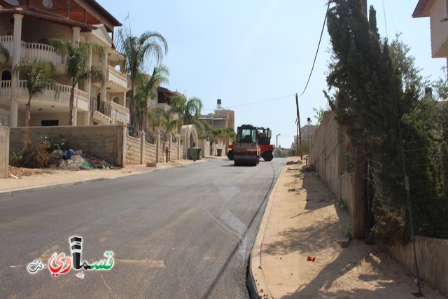  فيديو - بحضور رئيس البلدية المحامي عادل بدير .. يستمر تعبيد شوارع البلدة , تعبيد 4 شوارع بالقرب من شارع ال 24 الالتفافي  